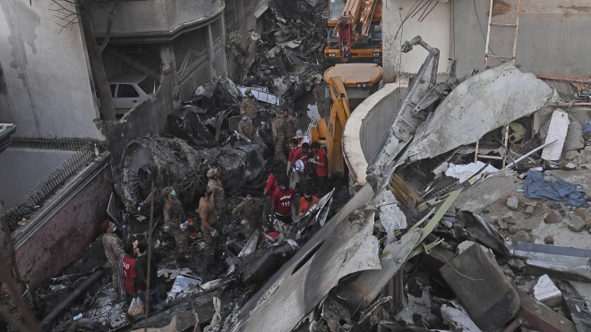 Vụ rơi máy bay chở khách ở Pakistan: Ít nhất 41 người được xác nhận thiệt mạng