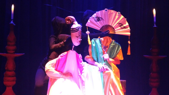 Vở rối 'Thân phận nàng Kiều' trình diễn trên sân khấu Nhà hát Lớn Hà Nội