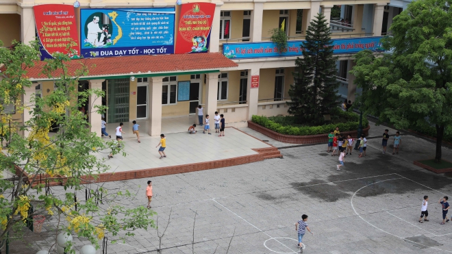 Vụ bỏ quên học sinh lớp 4 trên xe ô tô ở Hà Nội: Chấn chỉnh quy trình đưa đón học sinh