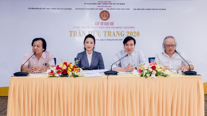 'Nâng cấp' Giải thưởng Trần Hữu Trang - Hay và dở!