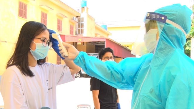 Việt Nam có thêm một ca nhiễm Covid-19 từ nước ngoài về, còn 7250 trường hợp cách ly