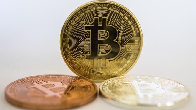Tiền điện tử Bitcoin tăng vượt mức 10.000 USD/bitcoin 