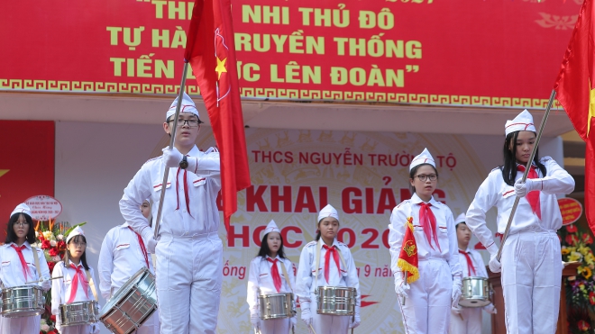 Hà Nội: Hơn 2000 GV, HS Trường THCS Nguyễn Trường Tộ khai giảng năm học mới
