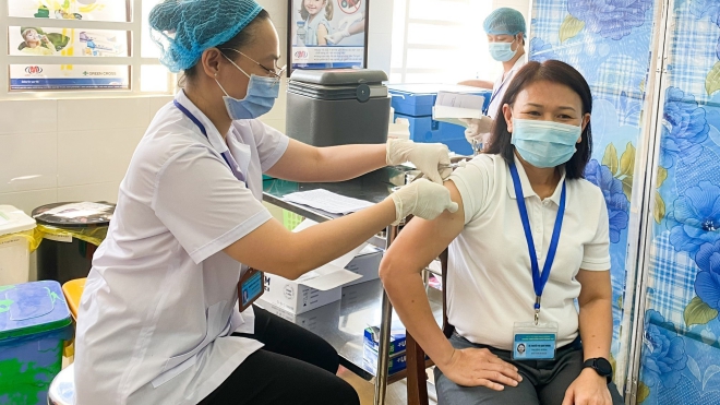 Dịch Covid-19: Hơn 30.900 người dân Việt Nam đã được tiêm vaccine phòng bệnh