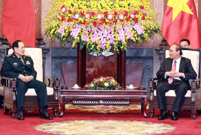 Chủ tịch nước Nguyễn Xuân Phúc tiếp Bộ trưởng Bộ Quốc phòng Trung Quốc, Chủ tịch nước Nguyễn Xuân Phúc, Ngụy Phượng Hòa, Bộ trưởng Quốc phòng Trung Quốc Ngụy Phượng Hòa