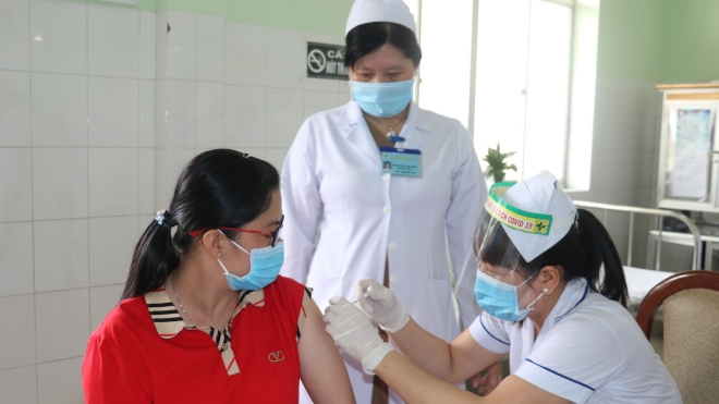 Đã có gần 54.000 người Việt Nam được tiêm vaccine Covid-19