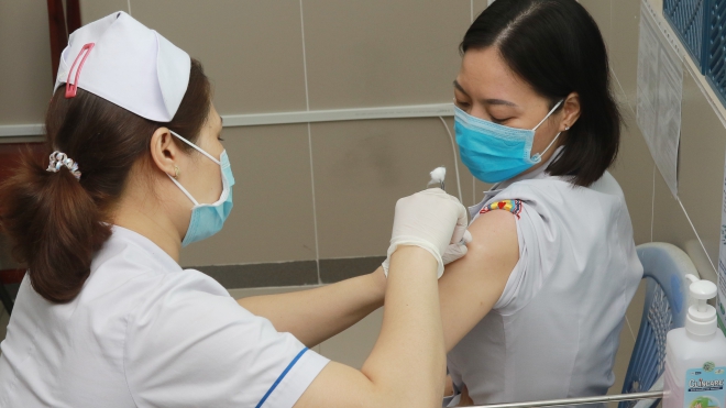 Có 8 tỉnh, thành phố đã hoàn thành đợt 1 tiêm vaccine phòng COVID-19