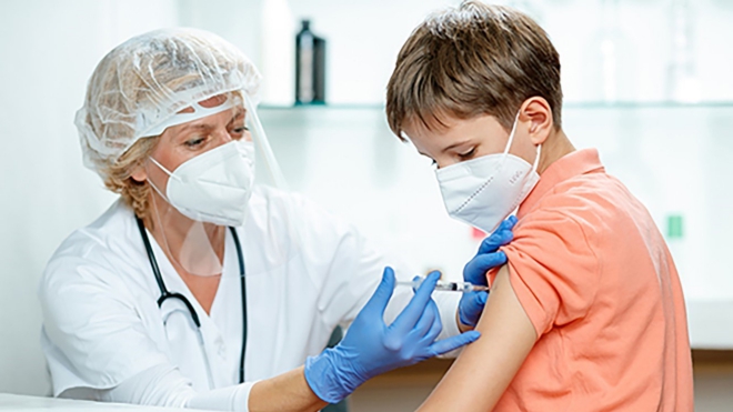 Dịch Covid-19: EU cho phép sử dụng vaccine của Pfizer cho trẻ 12-15 tuổi