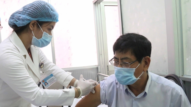 Hà Nội: Người dân sẽ được tiêm 2 mũi vaccine Covid-19 cùng loại
