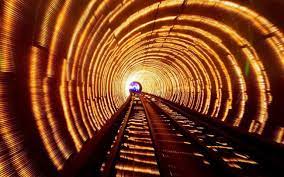 Truyện cười: Đường hầm dài nhất