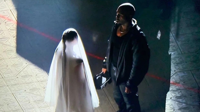 Album 'Donda' của Kanye West: Gây tranh cãi, điểm thấp nhưng vẫn là số 1