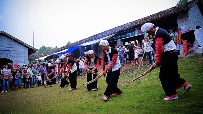 Nhiều hoạt động hấp dẫn trong khuôn khổ chương trình 'Rực rỡ sắc màu văn hoá các dân tộc Việt Nam'