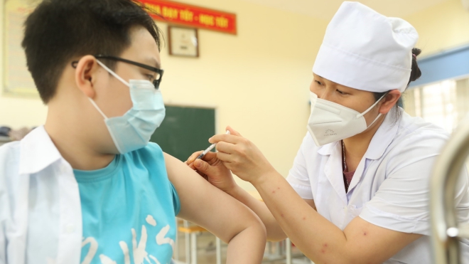 Hà Nội: Gần 1.000 trẻ 11 tuổi được tiêm vaccine phòng Covid-19
