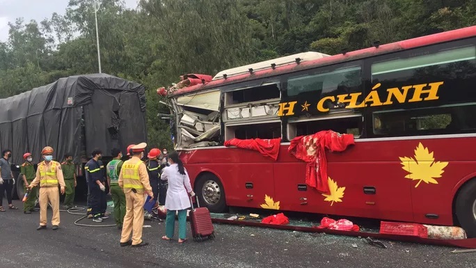 Phú Yên: Tai nạn giao thông nghiêm trọng, 1 người chết, 10 người bị thương
