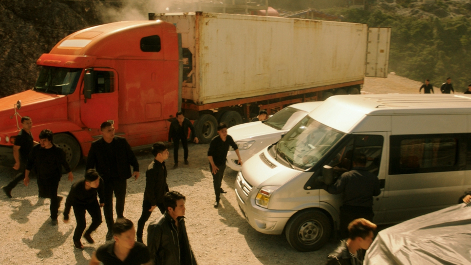 Phim '578' tiếp tục hé lộ 'đại chiến container' trước ngày công chiếu chính thức