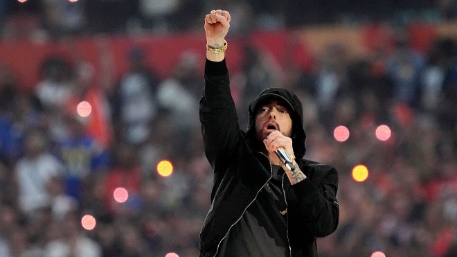 Album 'Curtain Call: The Hits' của Eminem: Sự bùng nổ trở lại của cả một thế hệ
