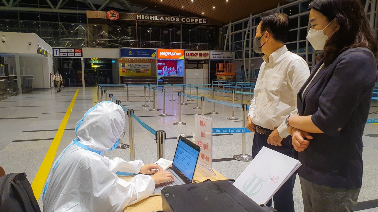 Đà Nẵng xét nghiệm SARS-CoV-2 miễn phí cho du khách Hàn Quốc trở về nước