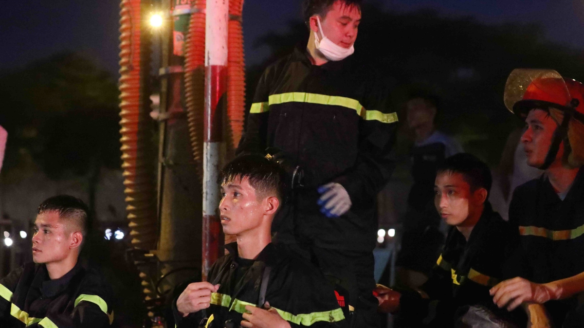 Hà Nội: Trước khi hy sinh 3 cán bộ, chiến sỹ đã cứu được 8 người ra khỏi đám cháy