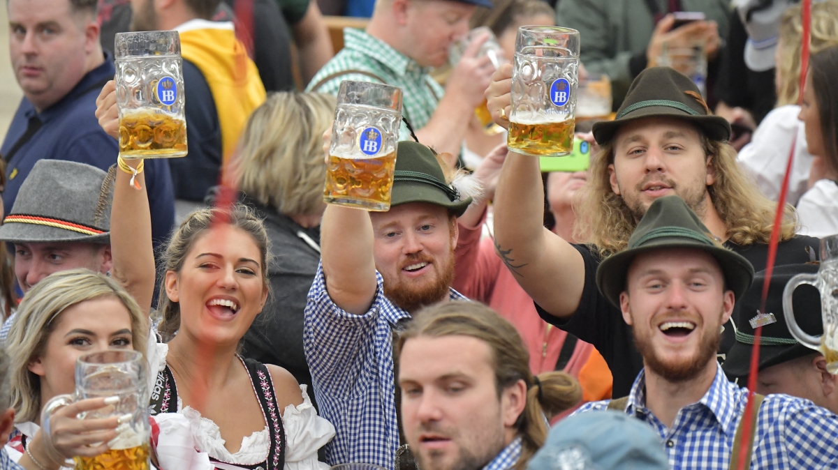 Lễ hội bia Oktoberfest trở lại sau 2 năm đại dịch Covid-19