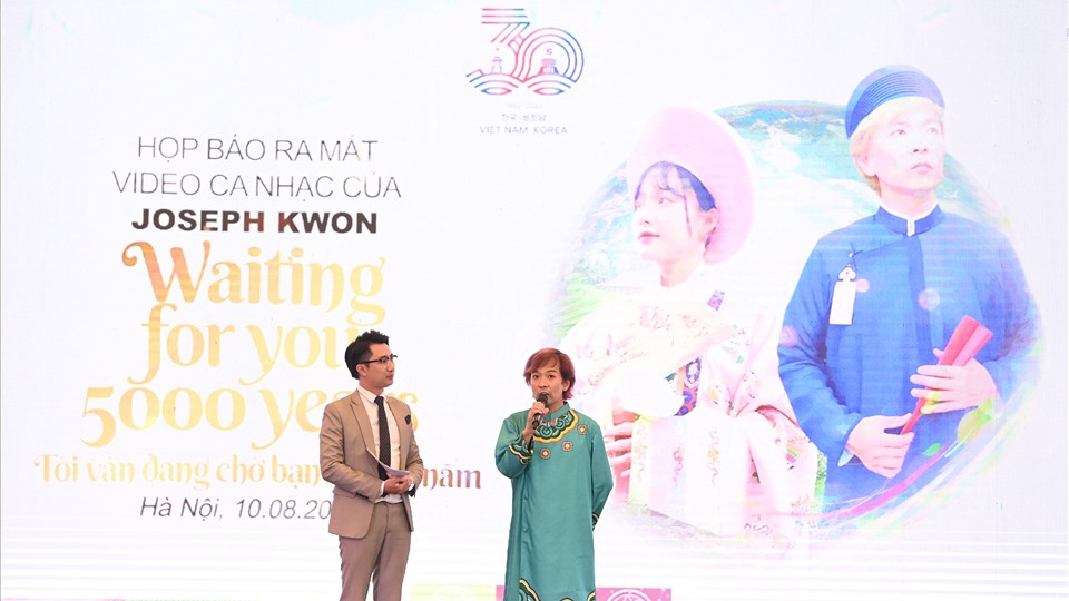 Nghệ sỹ Hàn Quốc ra mắt ca khúc quảng bá các điểm đến du lịch nổi tiếng của Việt Nam
