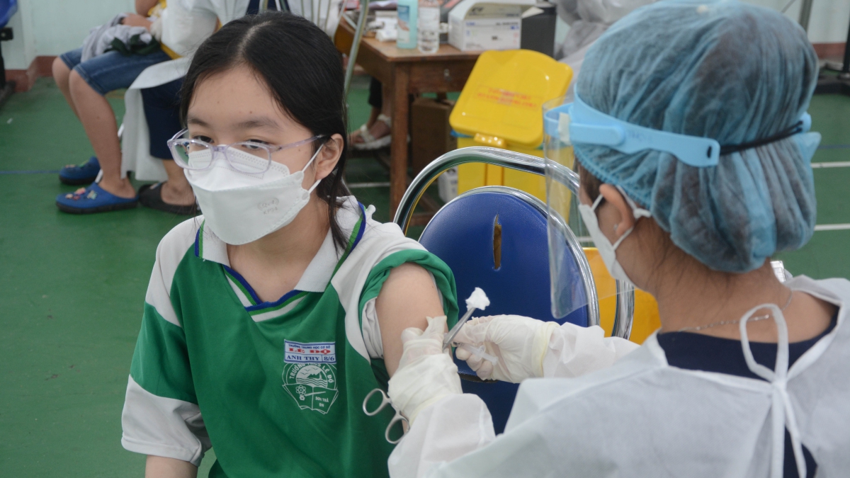 Đà Nẵng: Không có văn bản bắt học sinh phải tiêm vaccine Covid-19 mới được nhập học