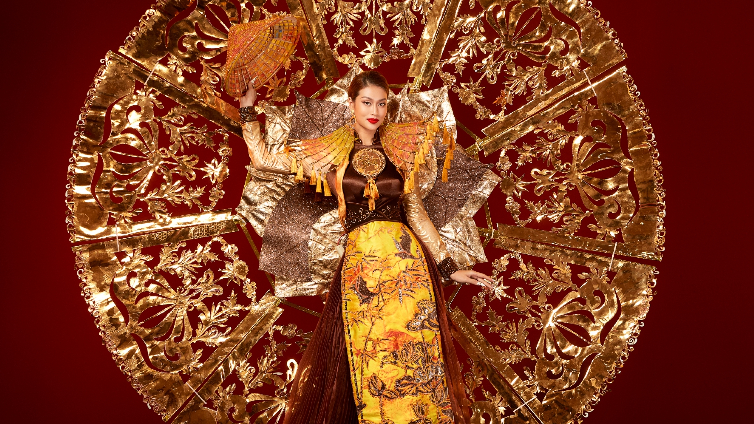 Ngắm trang phục dân tộc của Hoa hậu Đoàn Thiên Ân tại Miss Grand International 2022