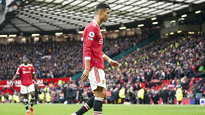 Vấn đề của MU: Ronaldo, báu vật hay quả bom ở Old Trafford?