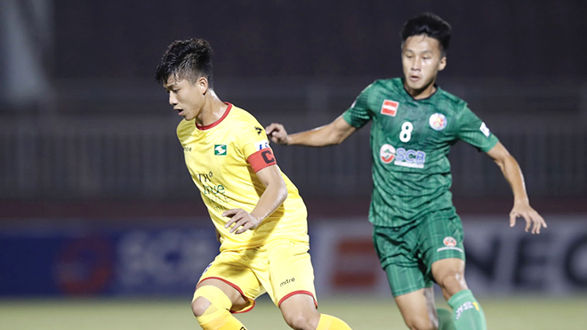 bóng đá Việt Nam, tin tức bóng đá, SLNA, V-League, hoãn V-League vì COVID-19, kết quả bóng đá hôm nay, lịch thi đấu bóng đá, VFF, VPF, Phan Văn Đức