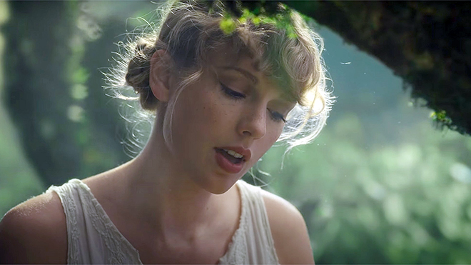 'Folklore' của Taylor Swift vượt Lil Baby trên Billboard năm 2020