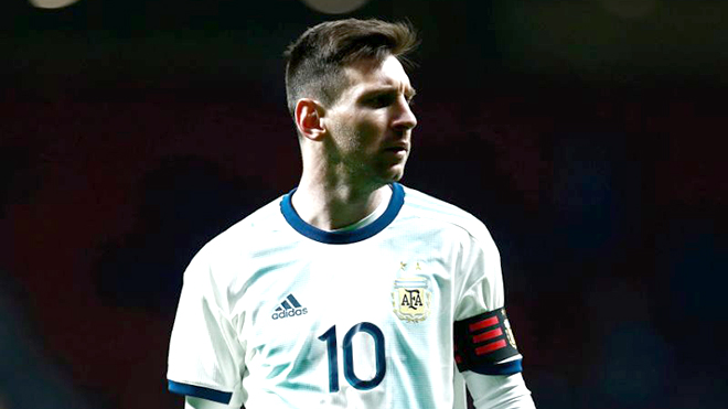 Chuyện ở Argentina: Messi không phải vật tế thần