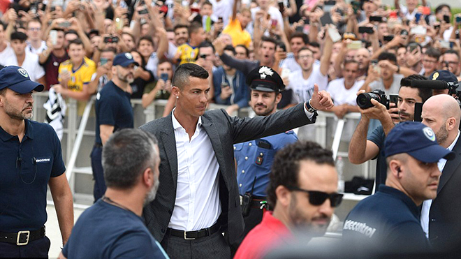 Ronaldo ra mắt Juventus, Ronaldo đến Juventus, Chuyển nhượng Ronaldo rời Real Madrid đến Juventus, Video Ronaldo ra mắt Juve, Ronaldo phát biểu khi ra mắt Juve