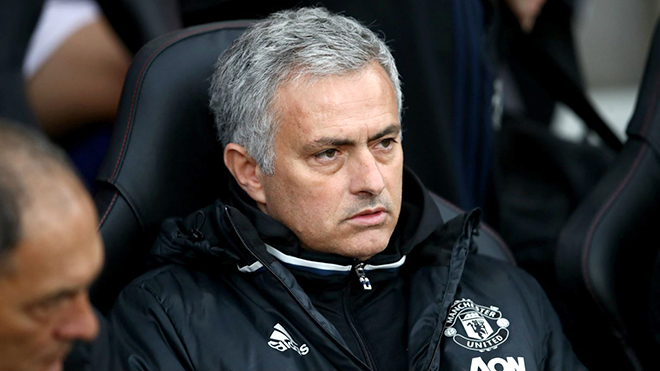 Hội chứng 'mùa thứ 3' của Mourinho sẽ tái phát ở M.U?