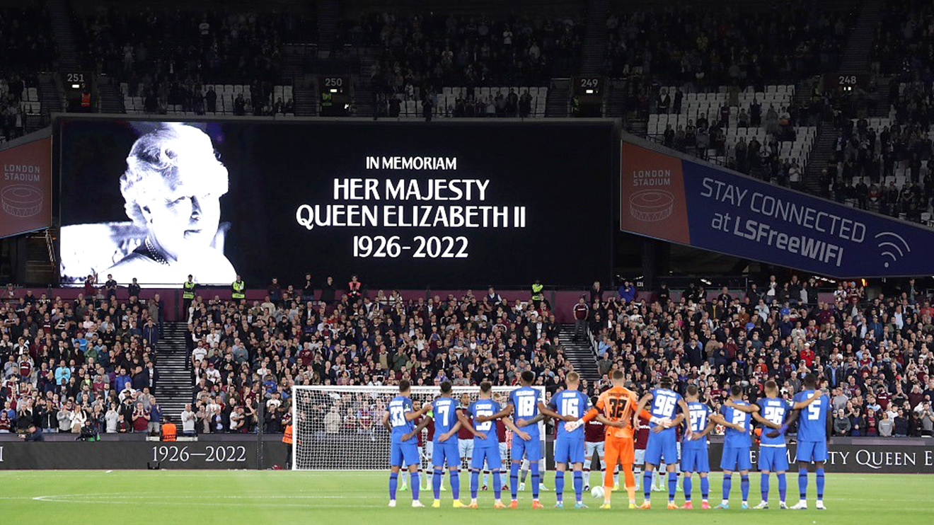 Nữ hoàng Elizabeth qua đời: Rắc rối lịch thi đấu bóng đá Anh