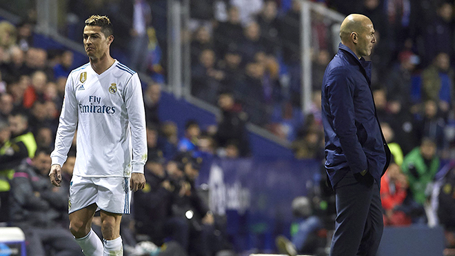 Zidane cũng mất kiên nhẫn với Ronaldo