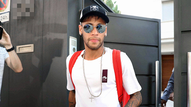 Gia đình gặp 'khủng hoảng', Neymar cấp tốc về Brazil