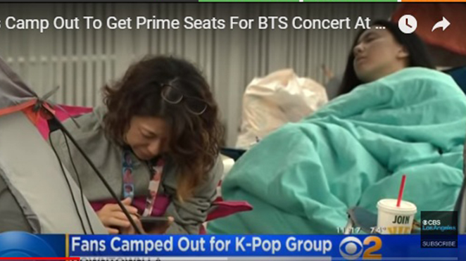 Fan 'ăn chực nằm chờ' đón xem màn diễn của BTS ở Los Angeles
