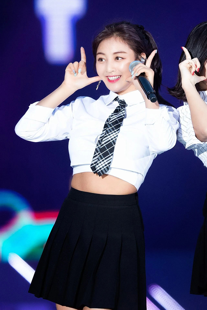 Twice, Jihyo, Đường cong đốt mắt của Jihyo Twice, Jihyo Twice đẹp hút hồn