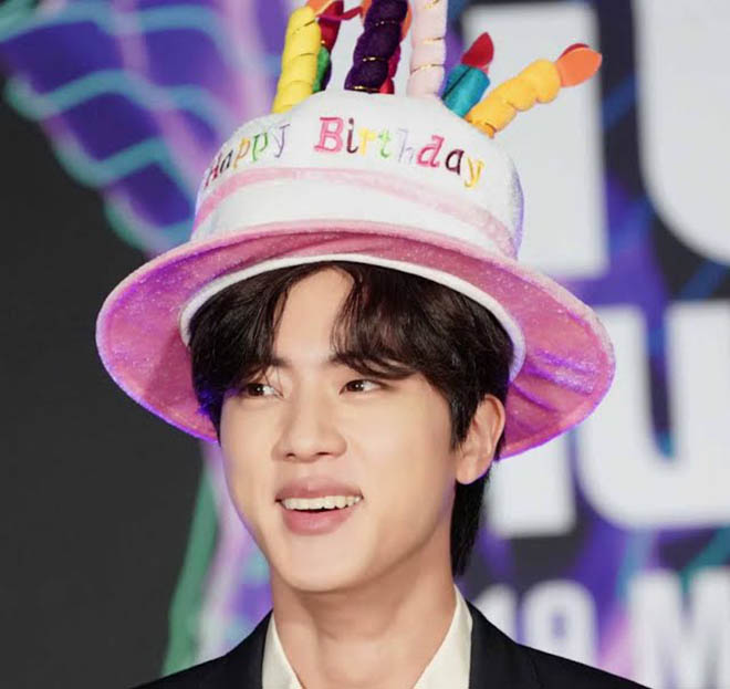 Jin chiếm trọn mạng xã hội ngày sinh nhật tuổi 29  2sao