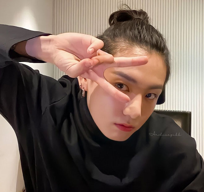 Cắt tóc nam Manbun  Kiểu tóc Manbun chất phát ngất  Phong BvB  YouTube