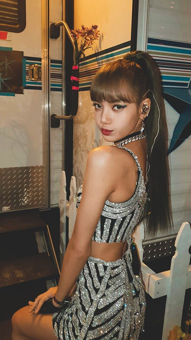 Blackpink, Lisa, Vẻ đẹp siêu thực của Lisa Blackpink, Visual như búp bê của Lisa