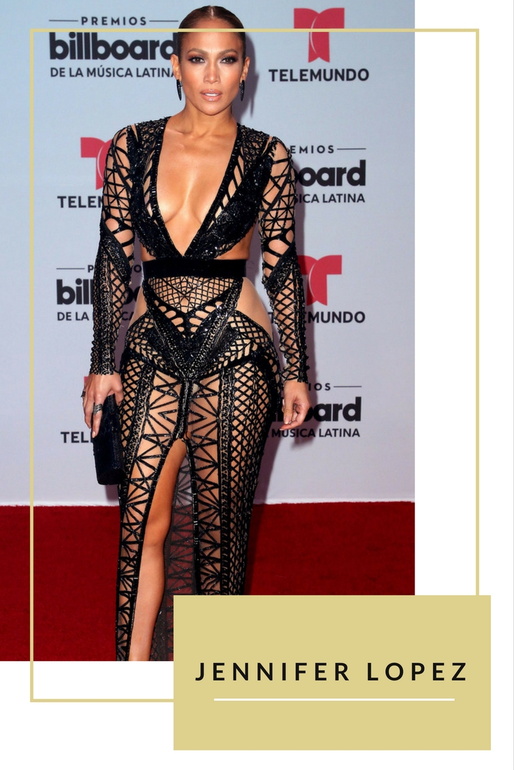 Tham dự sự kiện Billboard Latin Music Awards, nữ ca sĩ Jennifer Lopez diện váy lưới mang phong cách chiến binh mạnh mẽ từ nhà mốt Julien Macdonald