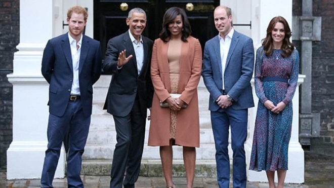 Khoảnh khắc Hoàng tử Harry làm mặt xấu 'dọa' cựu Tổng thống Mỹ Obama