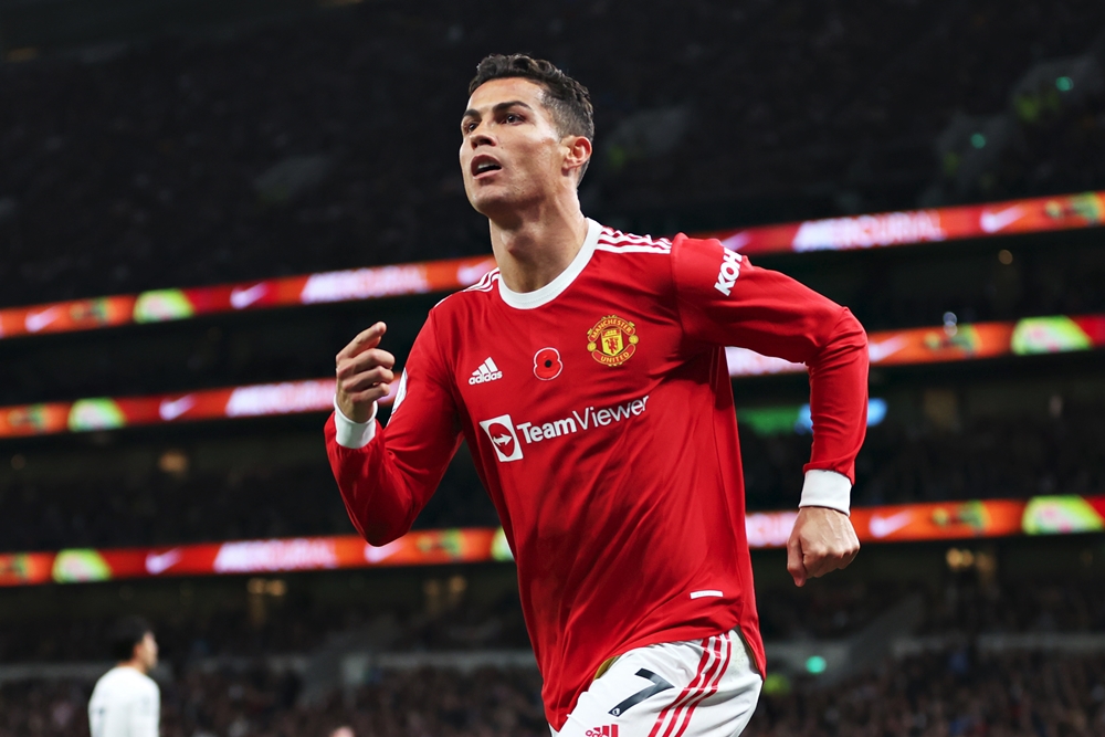 Cựu sao Liverpool: "Ronaldo không nợ gì MU cả"