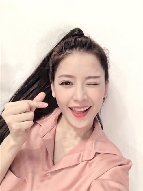 Hình ảnh Chi Pu hạnh phúc vì MV Từ hôm qua đã đạt triệu view