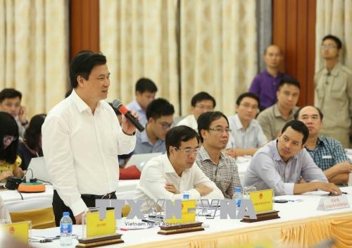 Trong ảnh: Thứ trưởng Bộ Giáo dục và Đào tạo Nguyễn Hữu Độ trả lời câu hỏi của phóng viên. Ảnh: Dương Giang – TTXVN