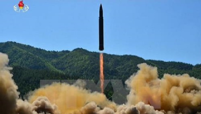 phi hạt nhân hóa hoàn toàn và thiết lập hòa bình trên Bán đảo Triều Tiên". 