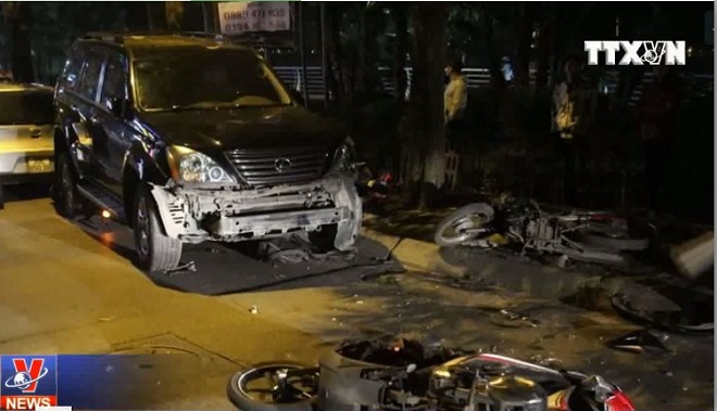 Nữ tài xế đâm xe liên tiếp tại Hà Nội, 6 người nhập viện
