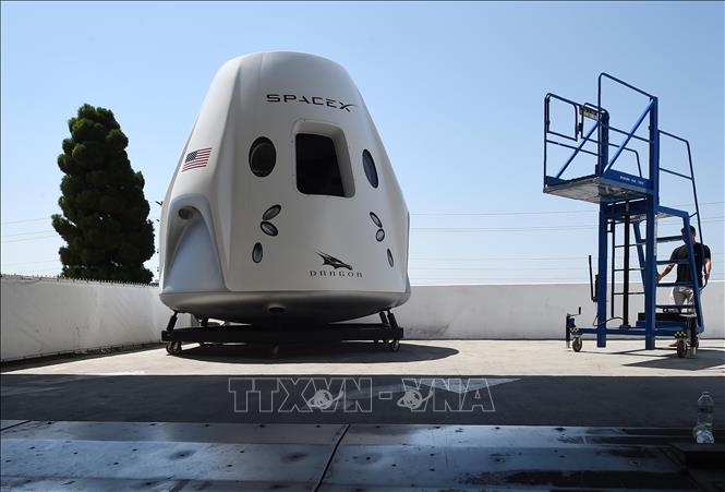  Tàu vũ trụ Crew Dragon được trưng bày tại trụ sở của SpaceX ở California, Mỹ ngày 13/8/2018. Ảnh: AFP/TTXVN