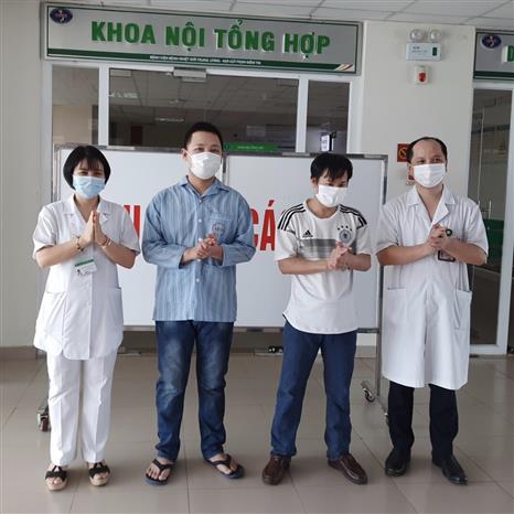 Trong ảnh: Các bệnh nhân được công bố khỏi bệnh chiều 10/6/2020. Ảnh: TTXVN phát