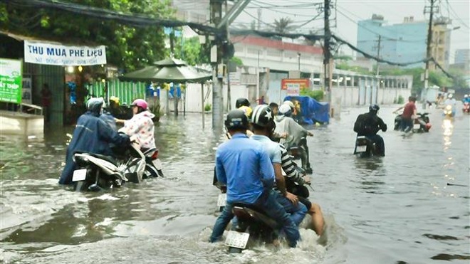 Thành phố Hồ Chí Minh: Nhiều tuyến đường ngập sâu sau mưa